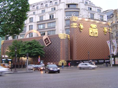 louis vuitton shop paris